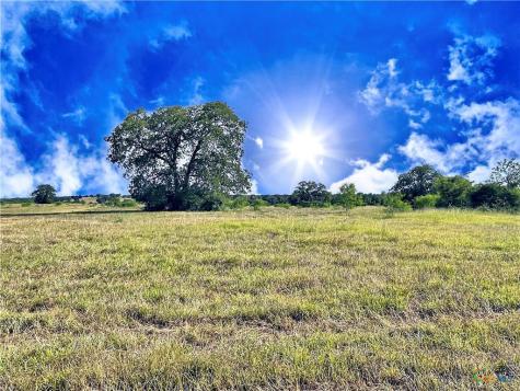 5350 Soda Springs Road Luling TX 78648