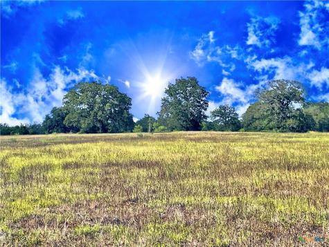 5350 Soda Springs Road Luling TX 78648
