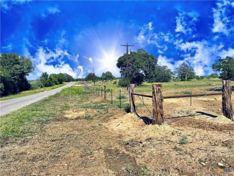 5350 Soda Springs Road Luling TX 78648