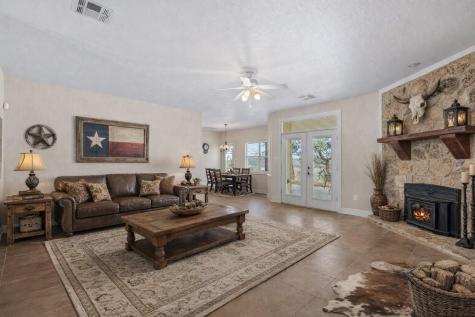1274 County Road 2806 Lampasas TX 76550