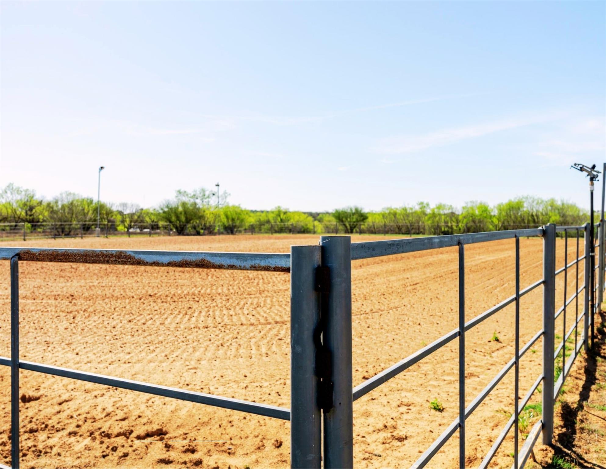 1980 County Road 361 La Vernia TX 78121