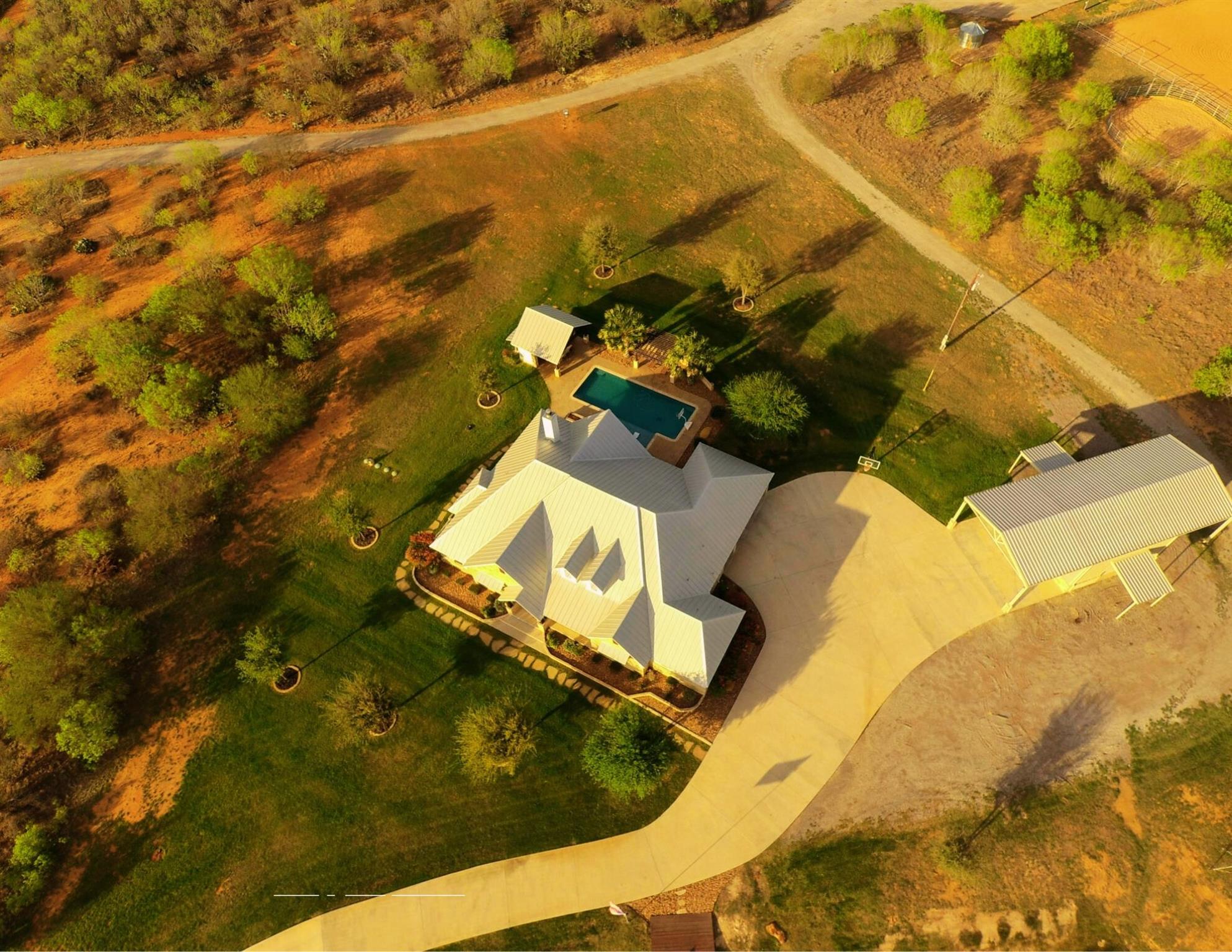 1980 County Road 361 La Vernia TX 78121