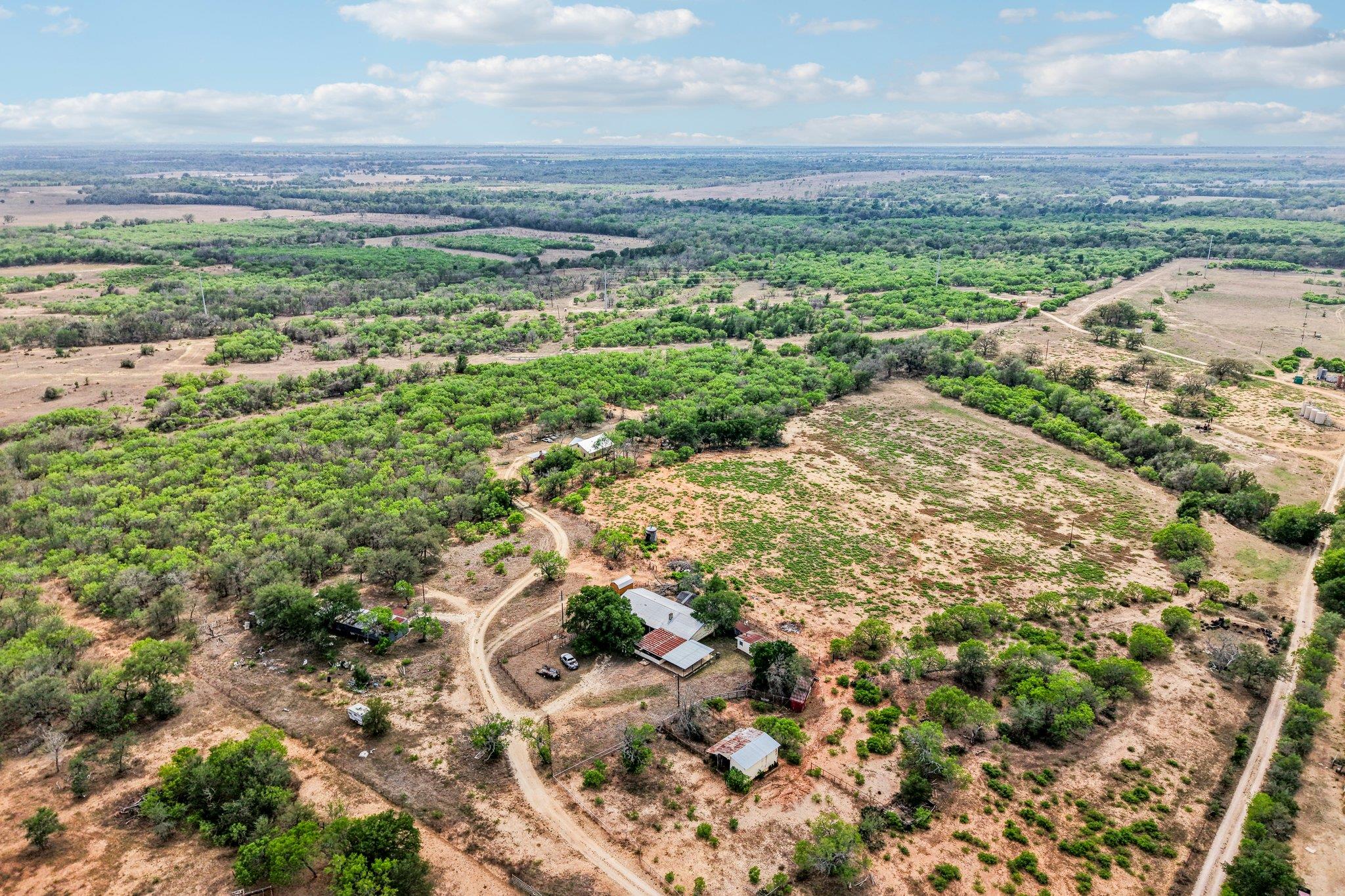 3200 Cattlemens Row Lockhart TX 78644
