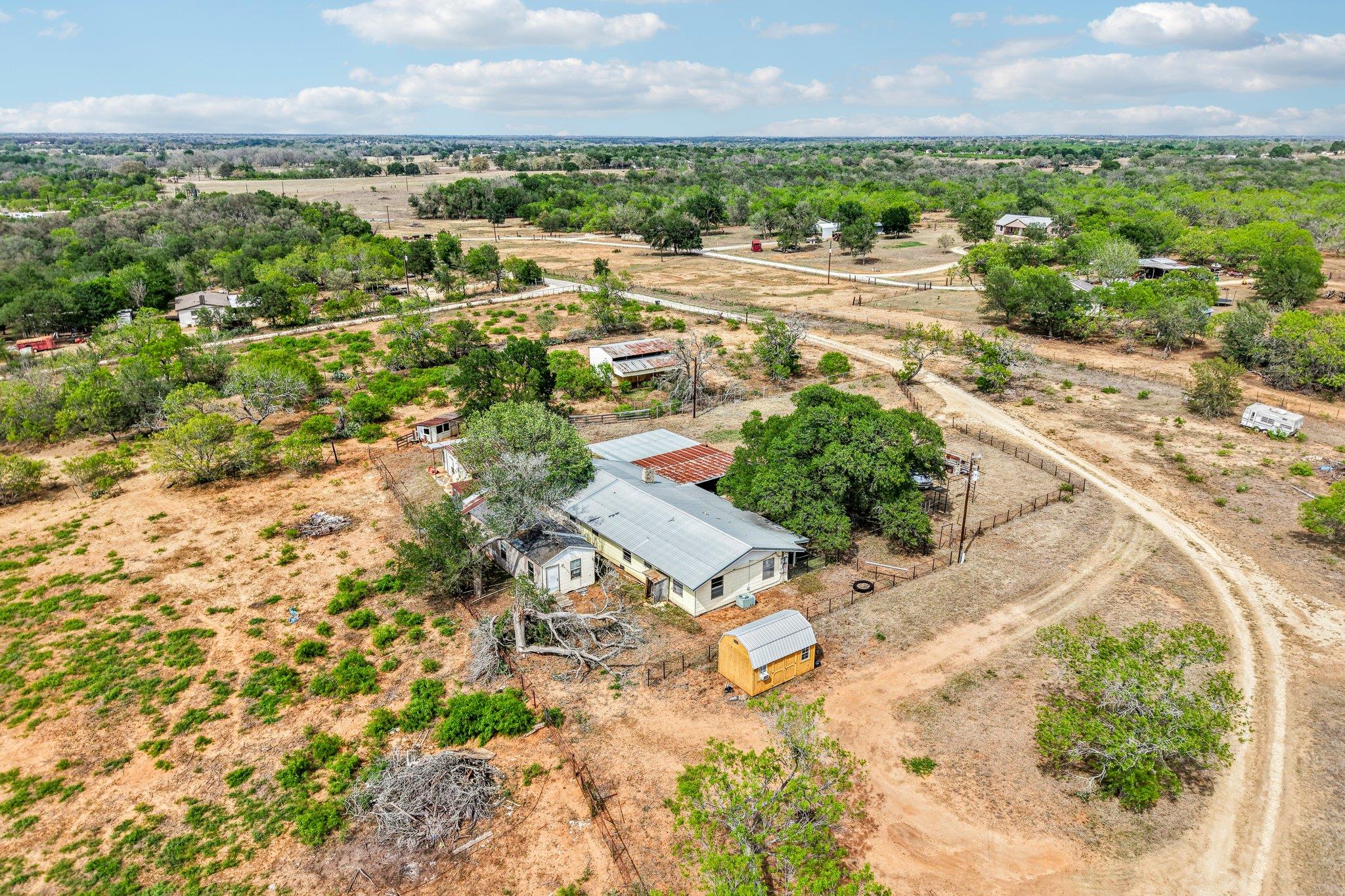3200 Cattlemens Row Lockhart TX 78644