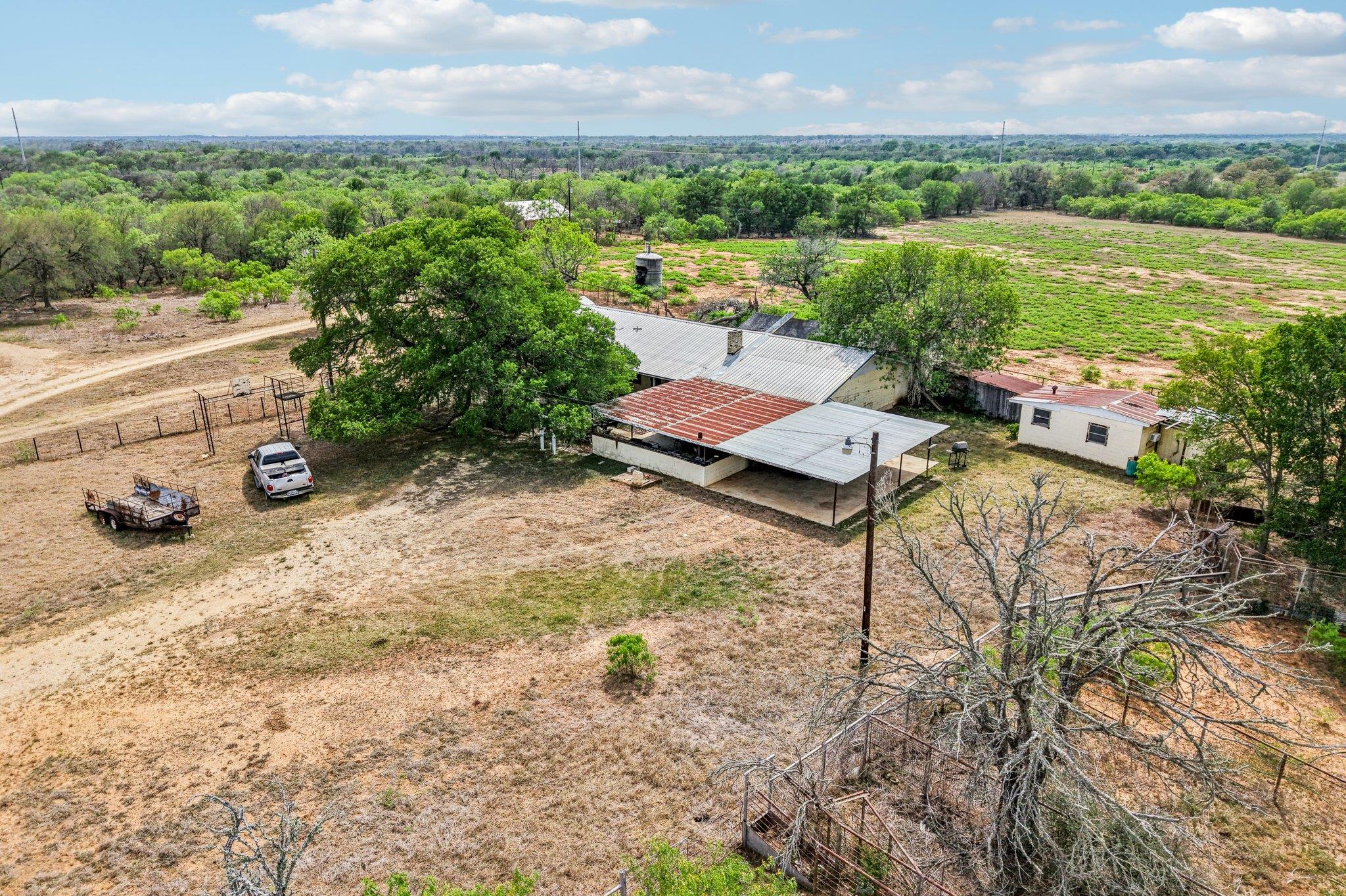 3200 Cattlemens Row Lockhart TX 78644