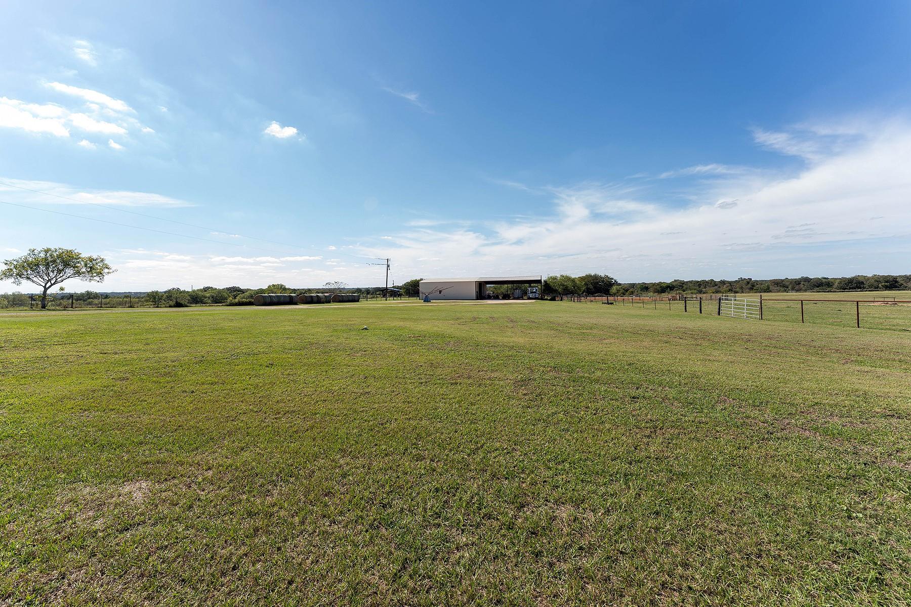 2542 Witter Road Lockhart TX 78644