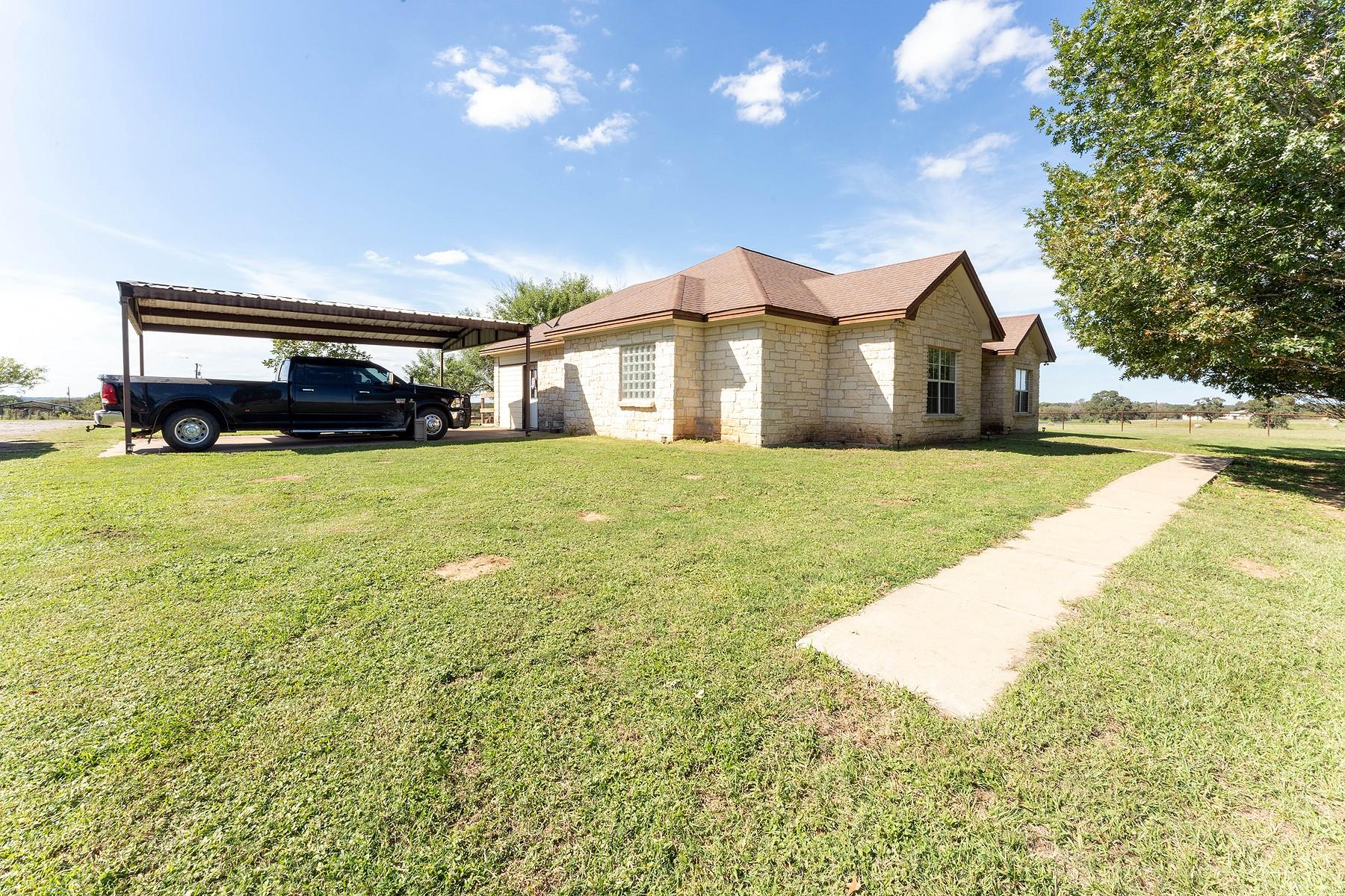 2542 Witter Road Lockhart TX 78644