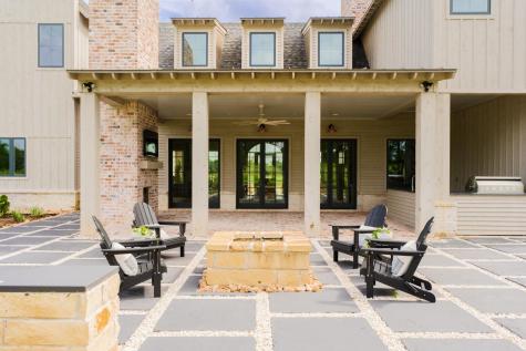 404 Blackberry Lane Washington TX 77880