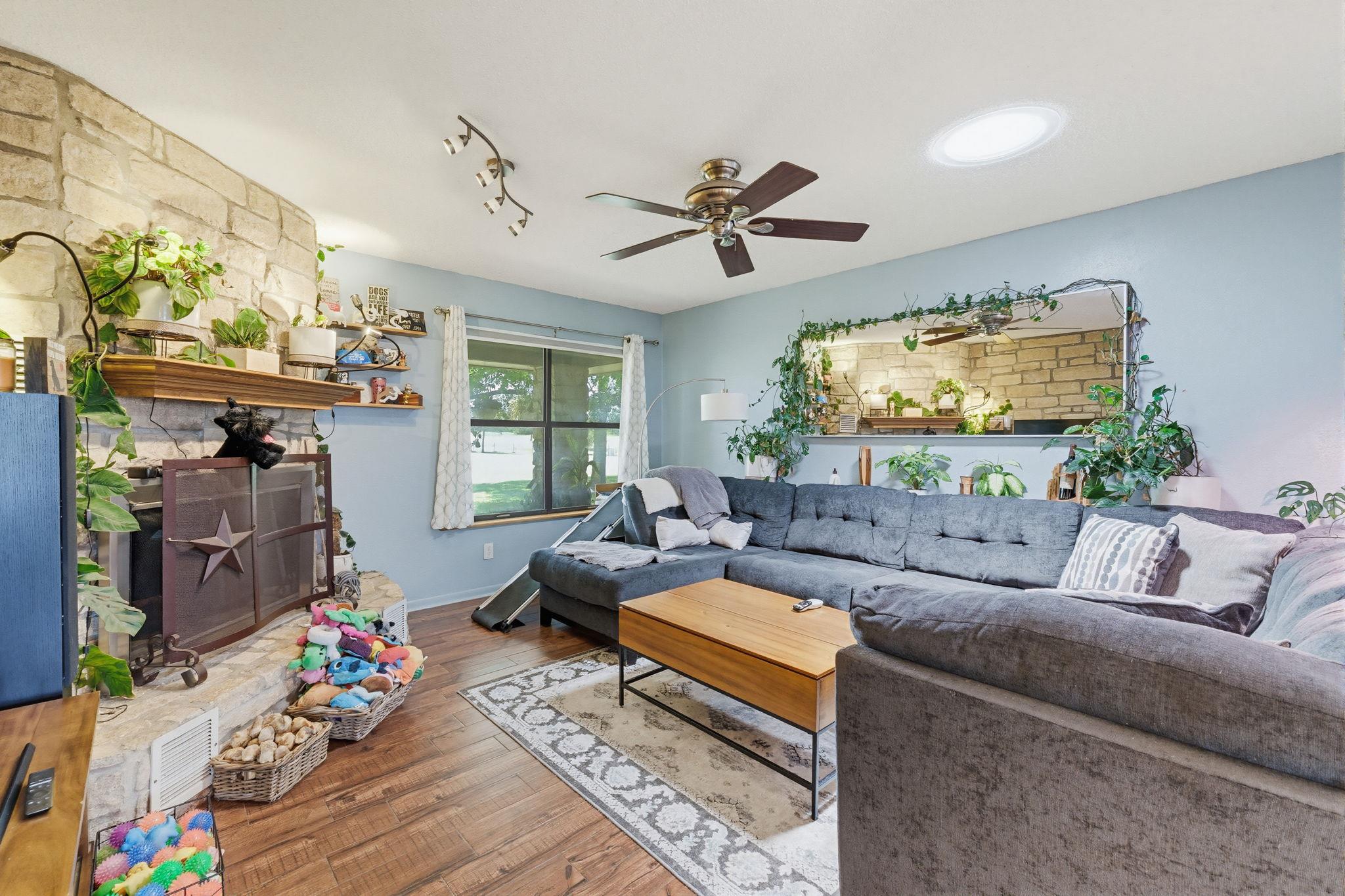 120 Rae Lane Jarrell TX 76537