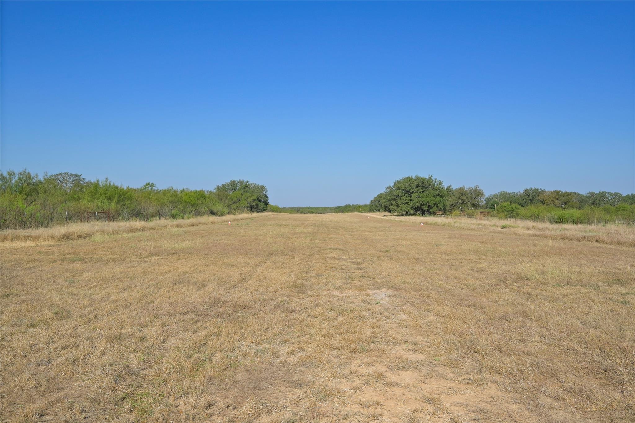 1033 Flying X Road Spicewood TX 78669