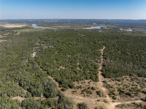 1033 Flying X Road Spicewood TX 78669