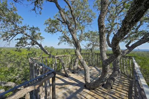 1033 Flying X Road Spicewood TX 78669