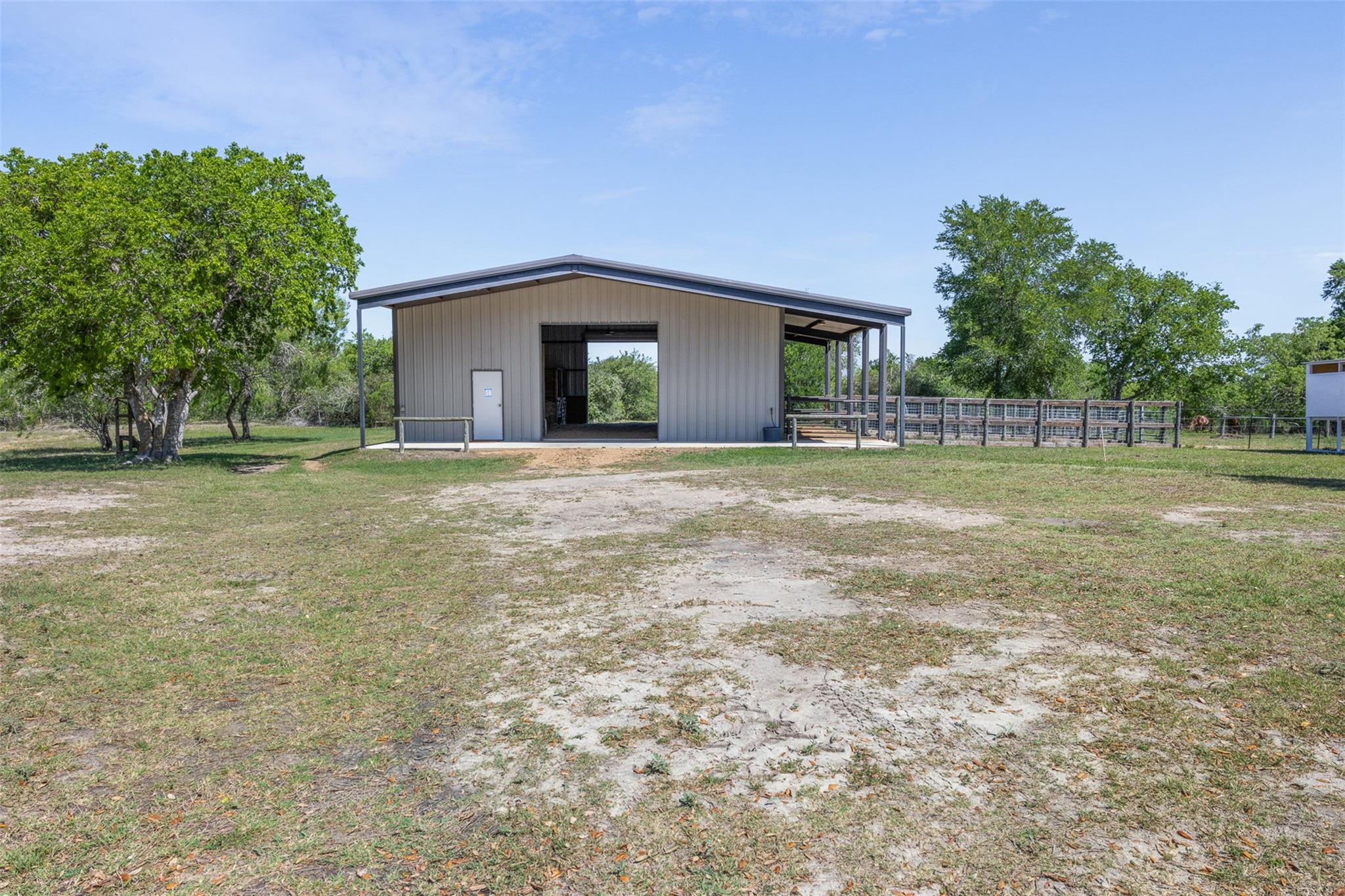 2345 Frank Road La Grange TX 78945