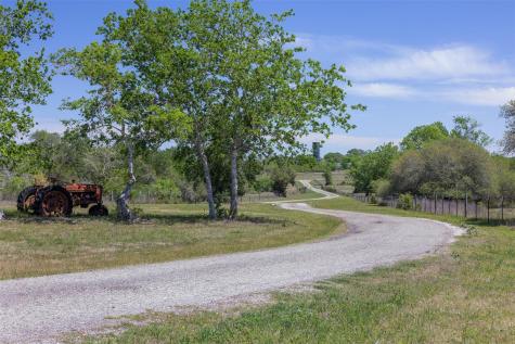 2345 Frank Road La Grange TX 78945