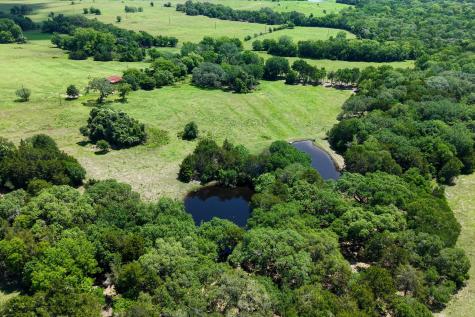 5018 Wolters Road Schulenburg TX 78956