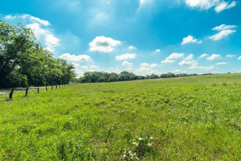 5018 Wolters Road Schulenburg TX 78956
