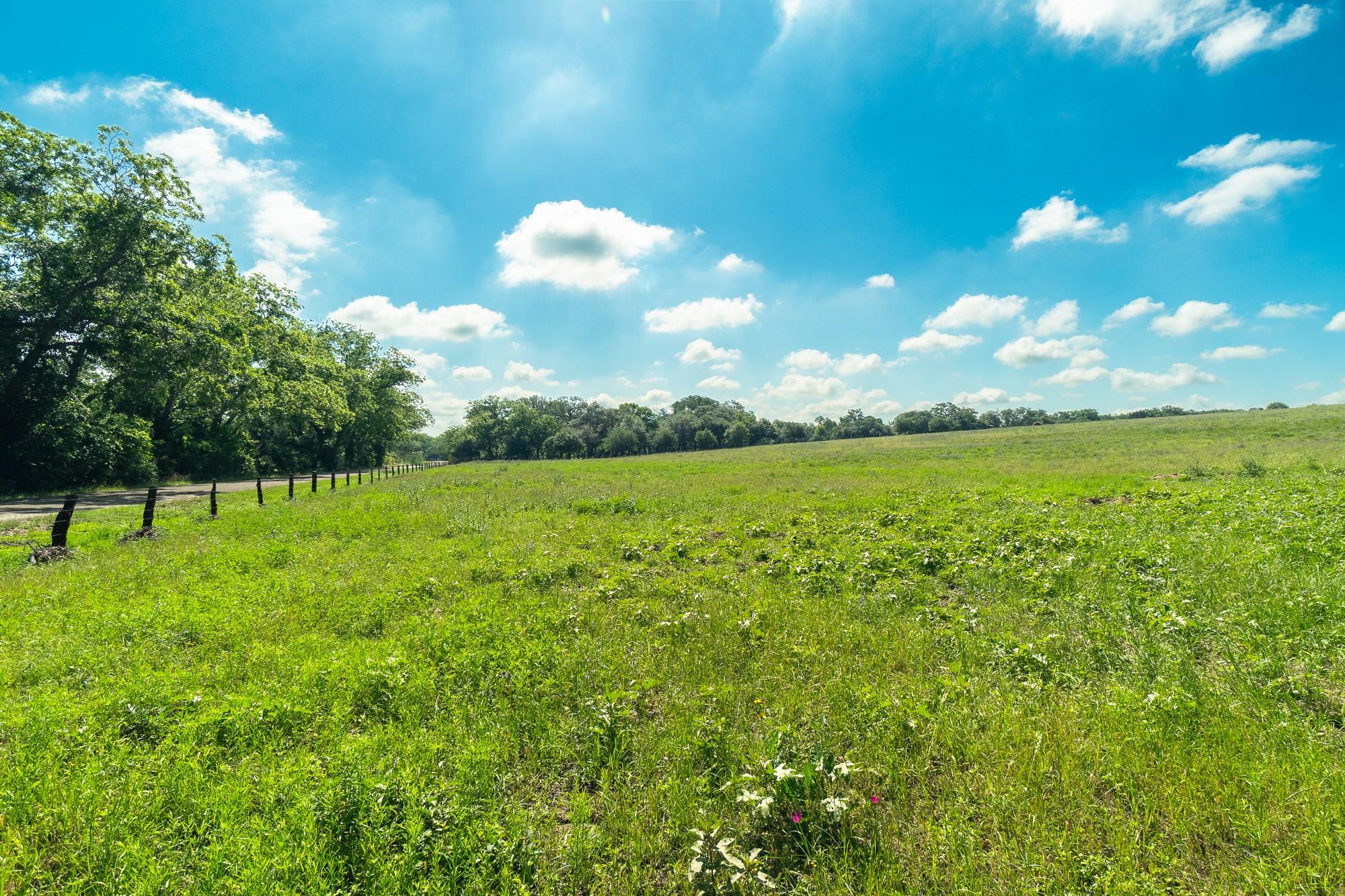 5018 Wolters Road Schulenburg TX 78956