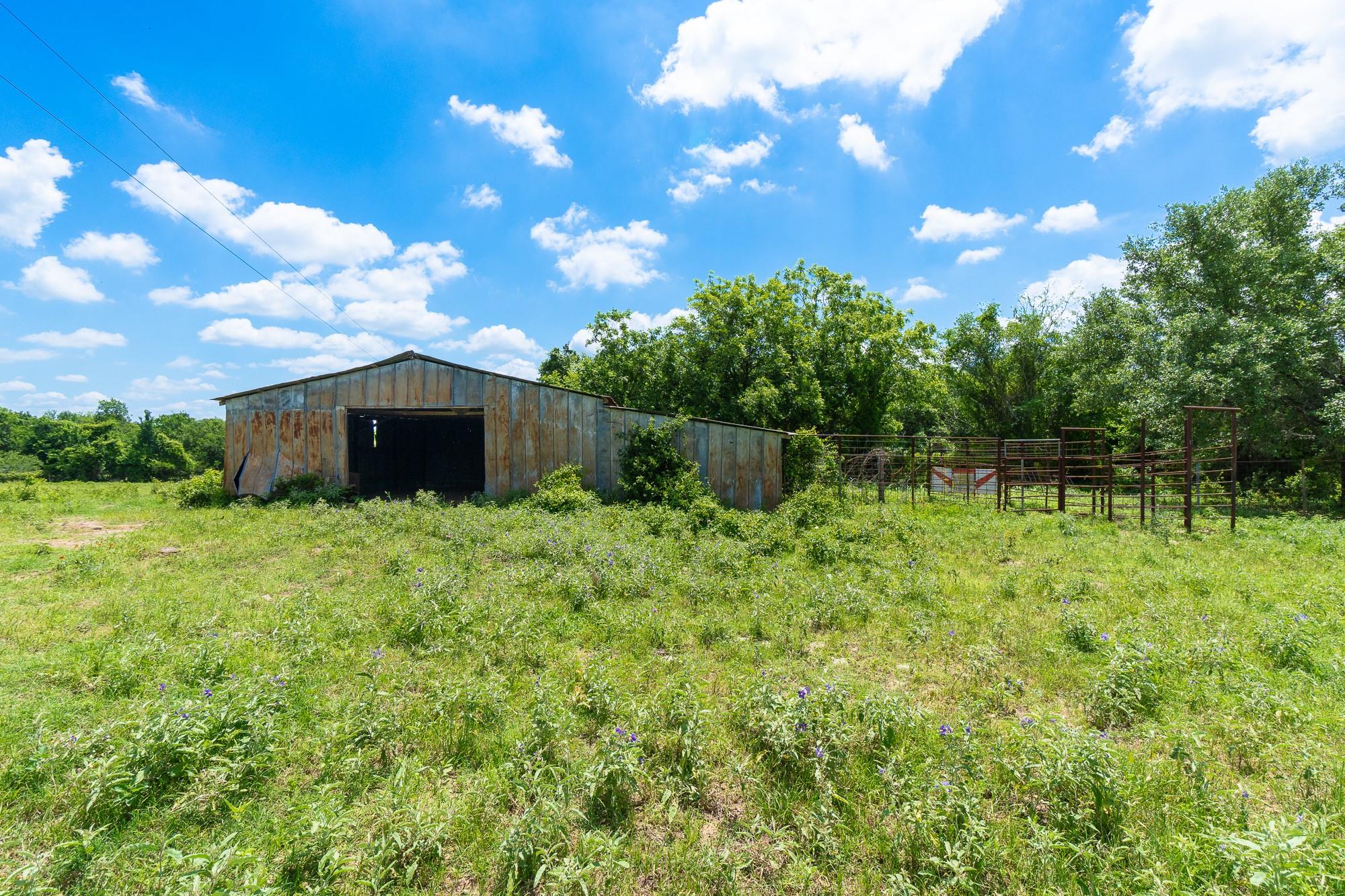 5018 Wolters Road Schulenburg TX 78956