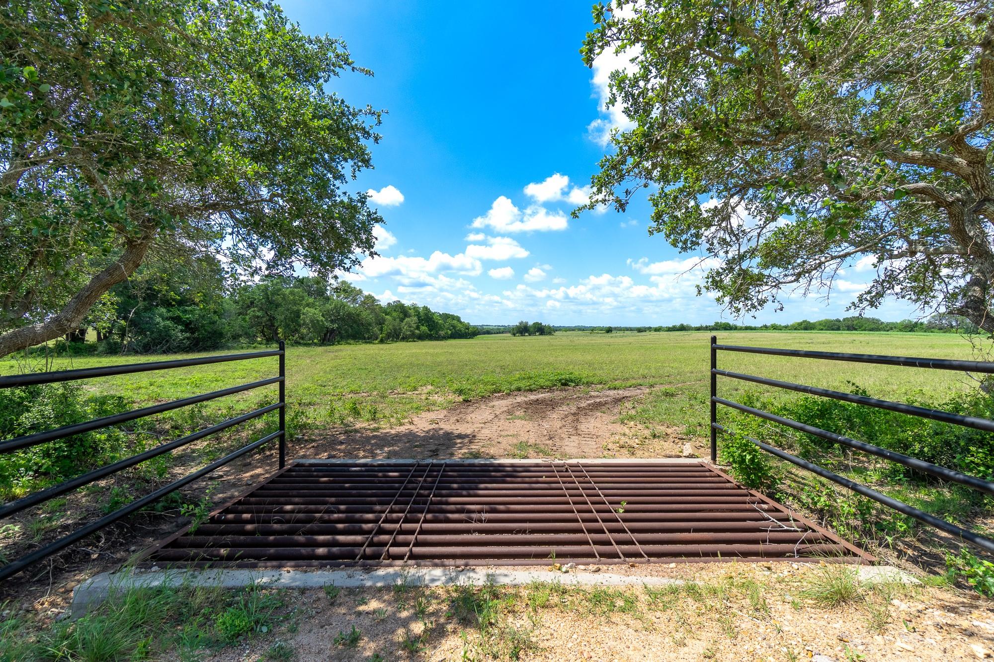 5018 Wolters Road Schulenburg TX 78956