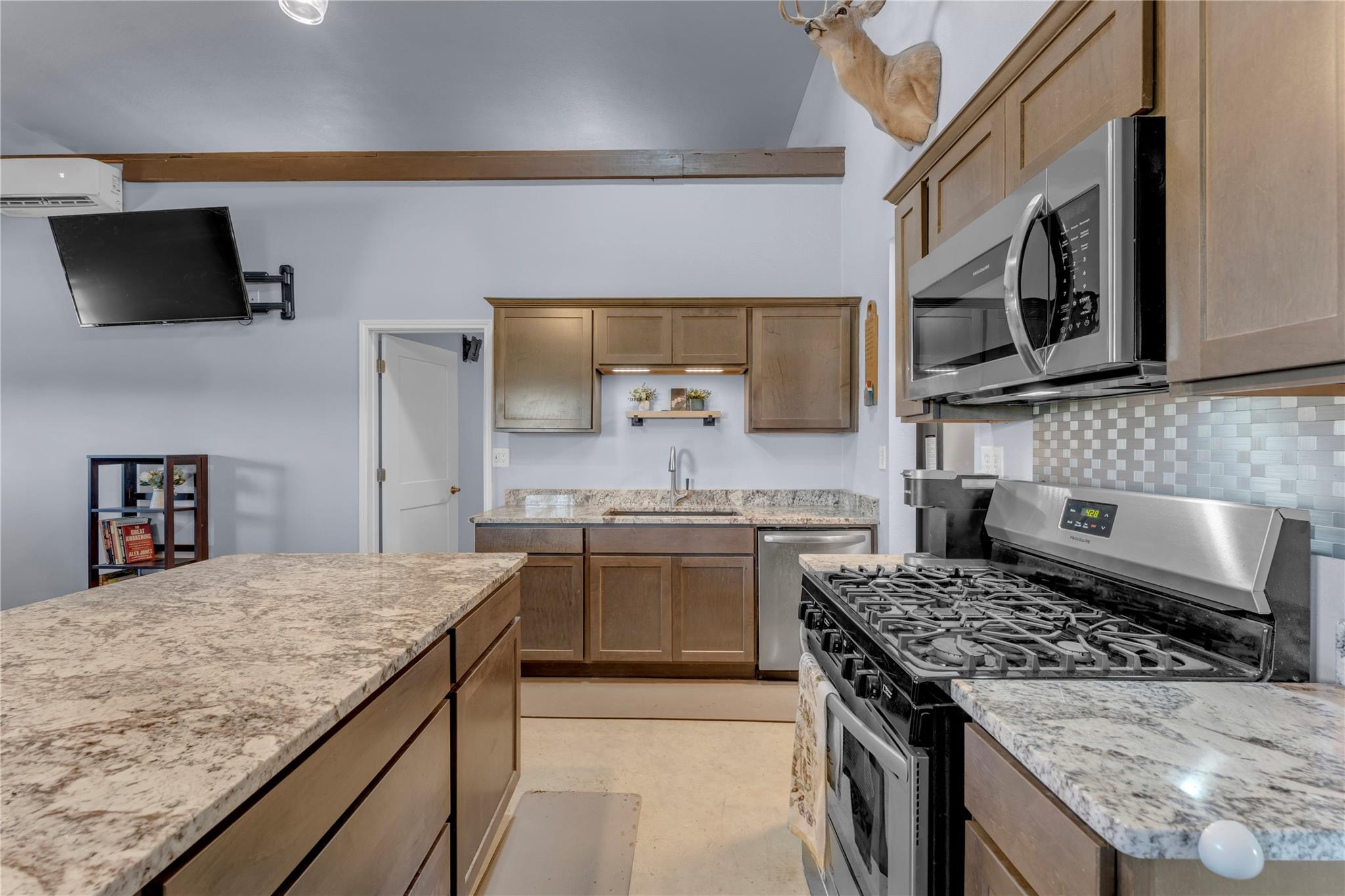 6475 County Road 216 Llano TX 78643