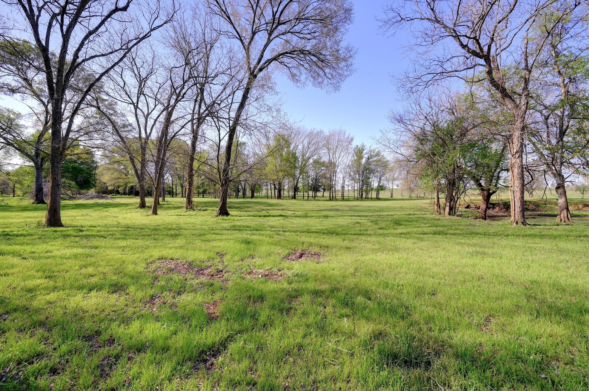 62 County Road 448 Waelder TX 78959
