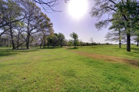 62 County Road 448 Waelder TX 78959