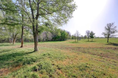 62 County Road 448 Waelder TX 78959