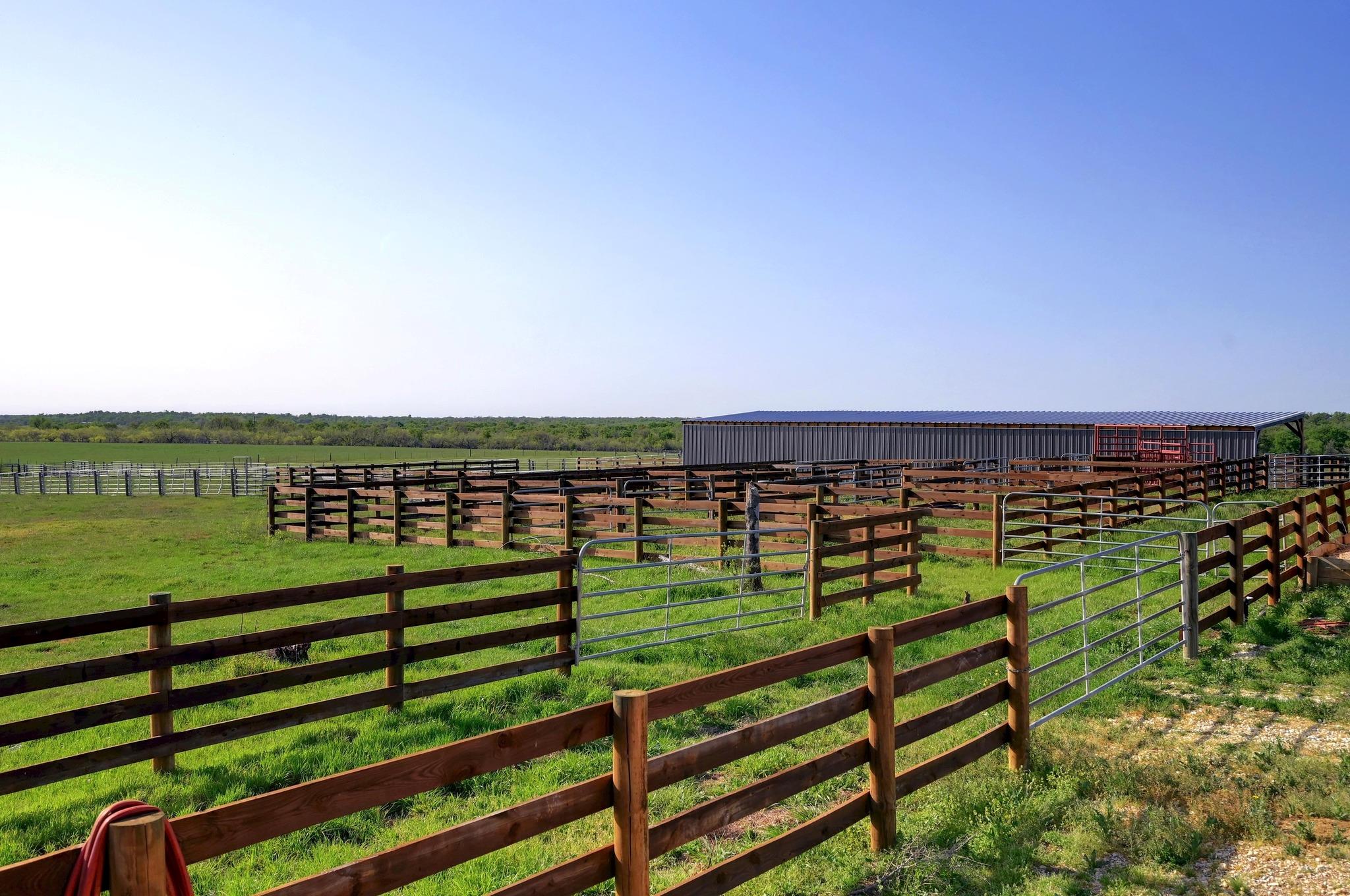 62 County Road 448 Waelder TX 78959