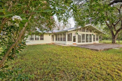 9611 Wilke Road Kingsbury TX 78638