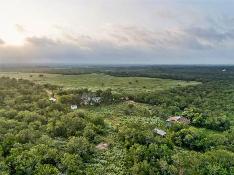 9611 Wilke Road Kingsbury TX 78638