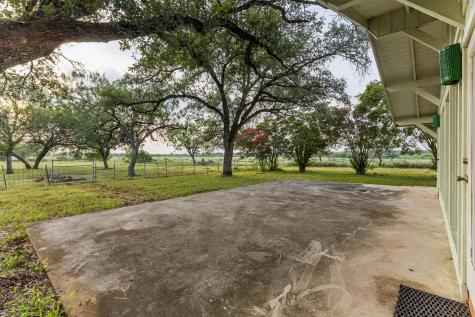 9611 Wilke Road Kingsbury TX 78638