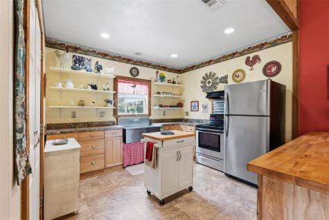 10996 Cr 311 Rockdale TX 76567