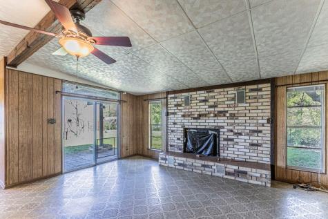 1500 County Road 405 Buckholts TX 76518