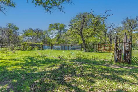 1500 County Road 405 Buckholts TX 76518