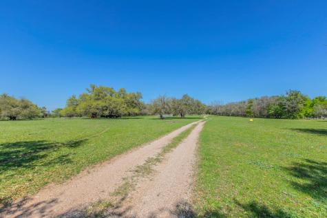 1500 County Road 405 Buckholts TX 76518