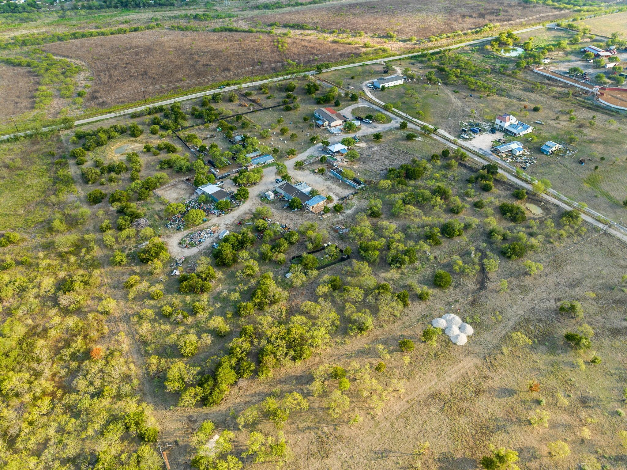 835 Tomahawk Trail Dale TX 78616
