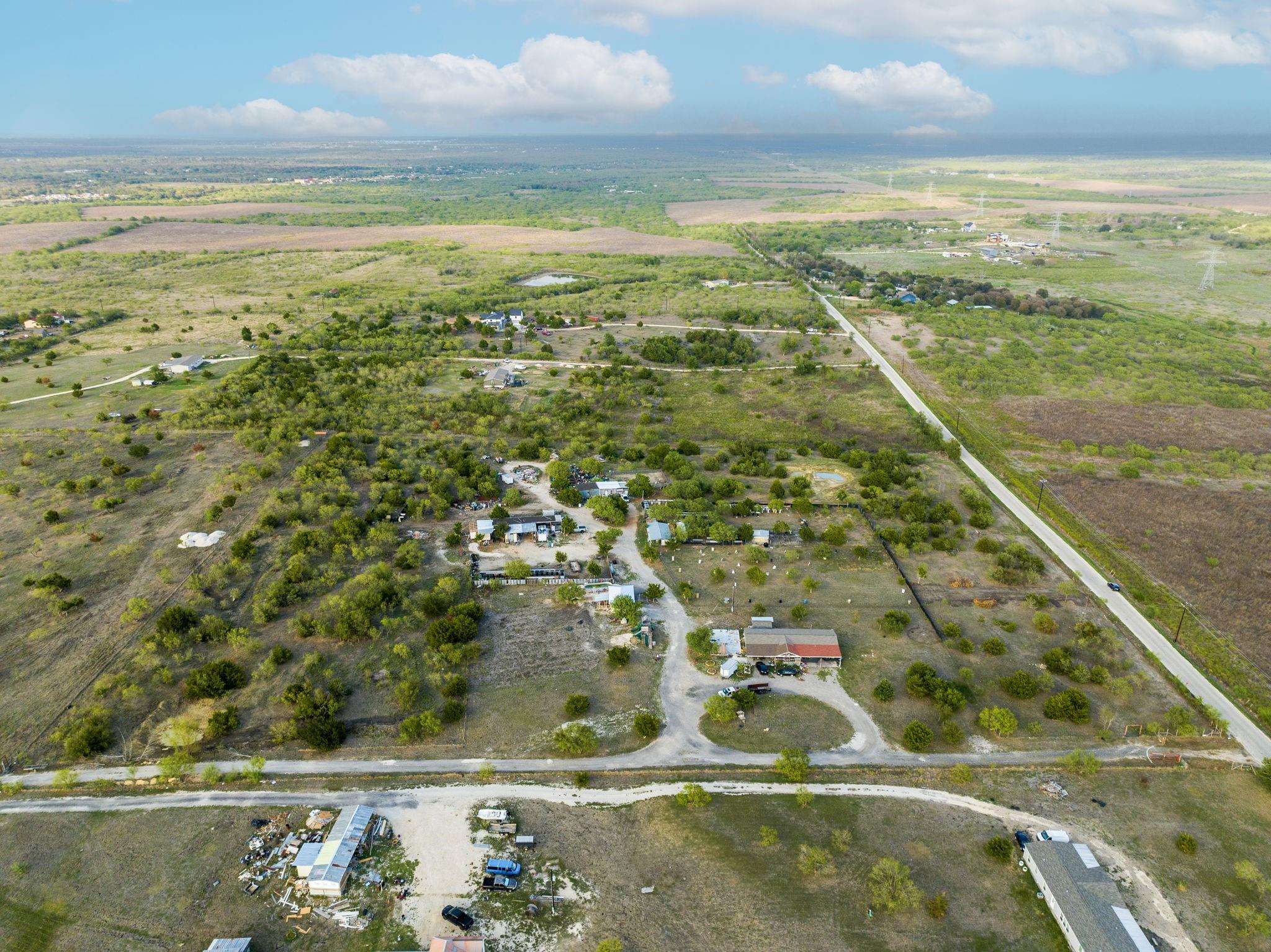 835 Tomahawk Trail Dale TX 78616