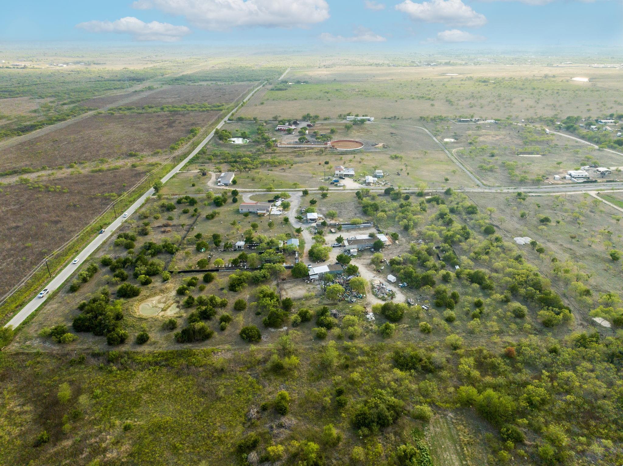 835 Tomahawk Trail Dale TX 78616