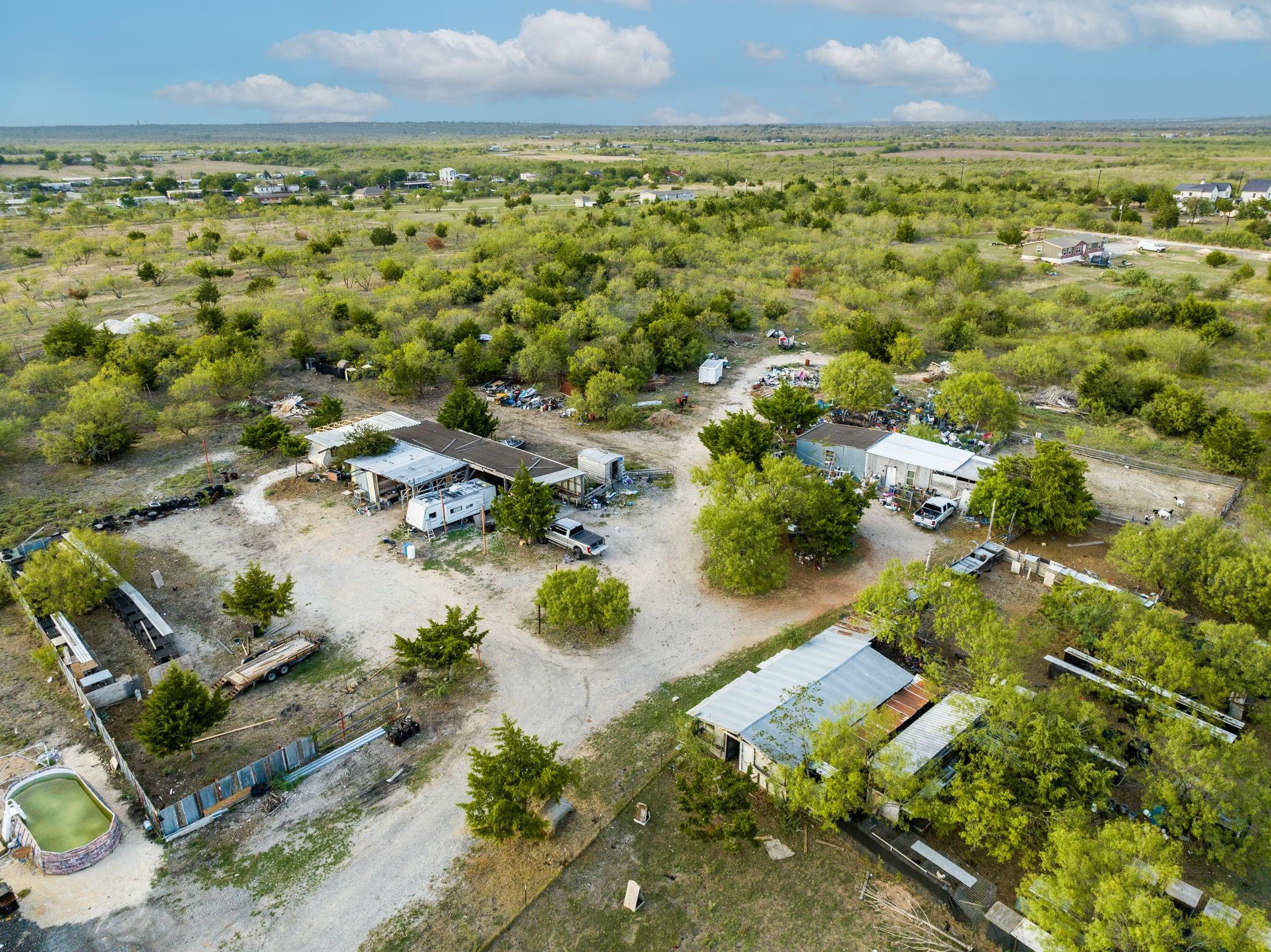 835 Tomahawk Trail Dale TX 78616