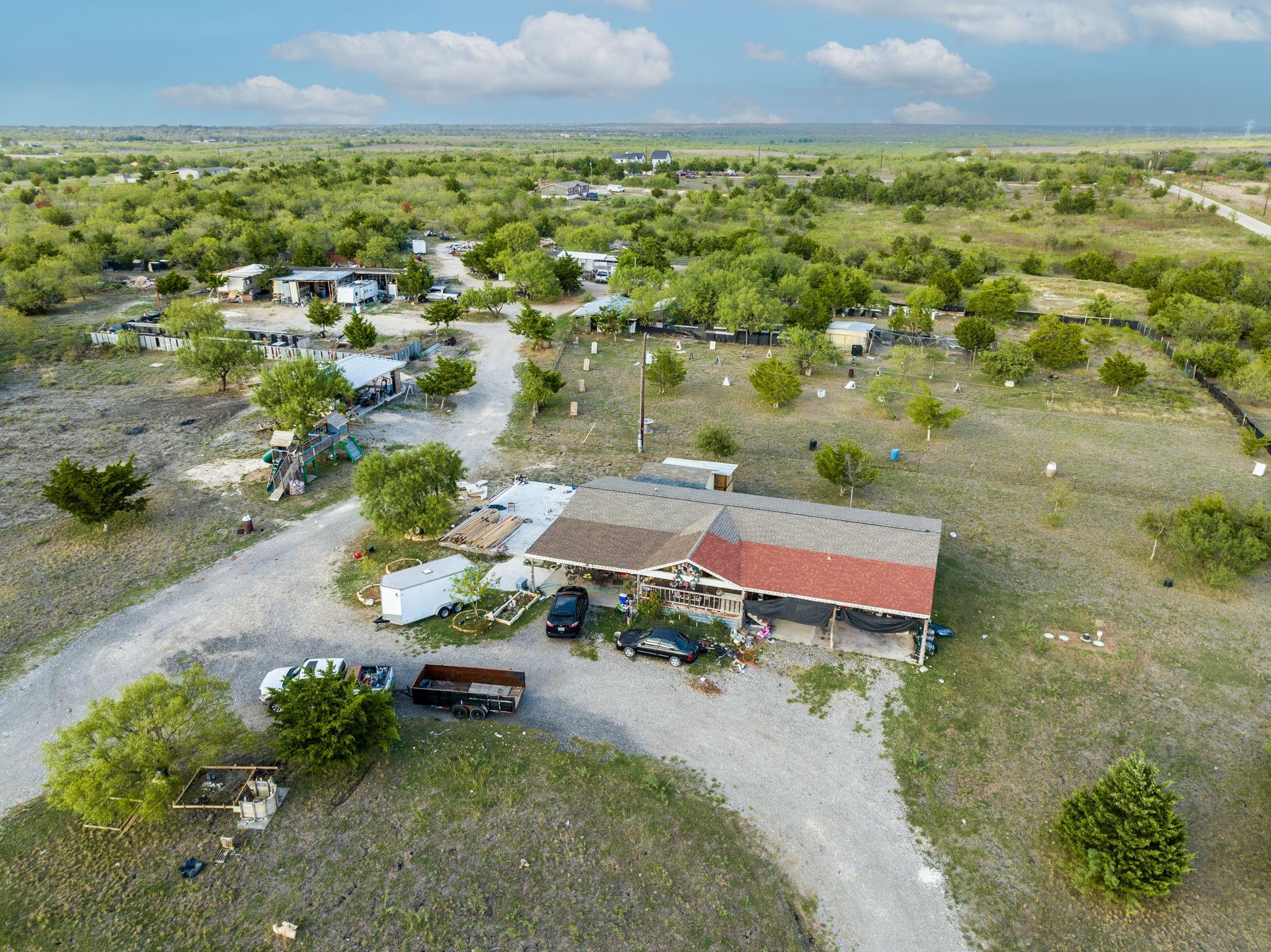 835 Tomahawk Trail Dale TX 78616