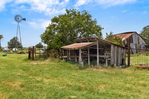 145 Stolle Lane Flatonia TX 78941