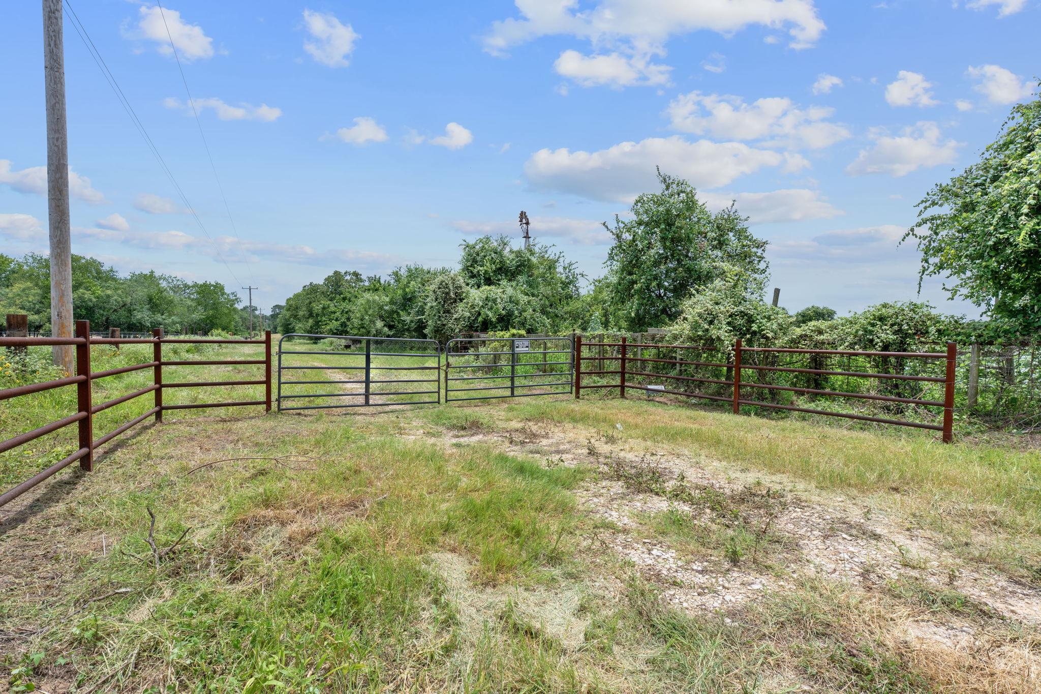 3597 Baker Road Kingsbury TX 78638