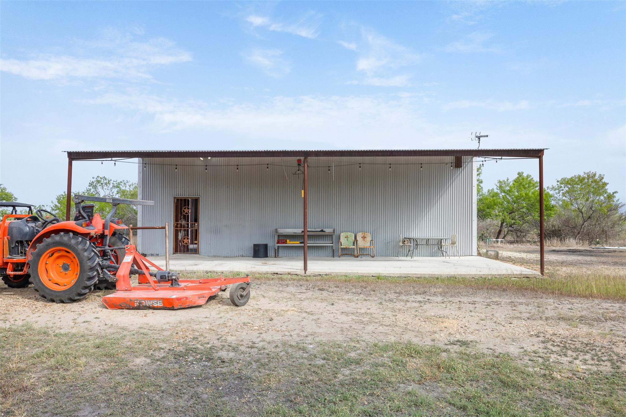 235 Fm 99, Whitsett Three Rivers TX 78075