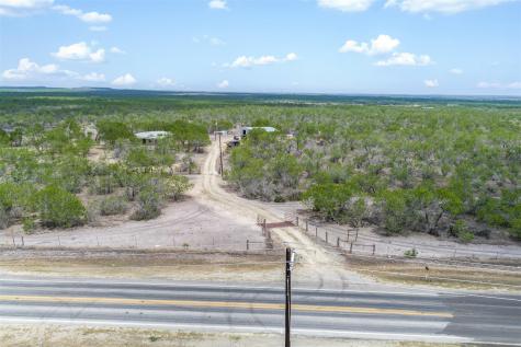235 Fm 99, Whitsett Three Rivers TX 78075