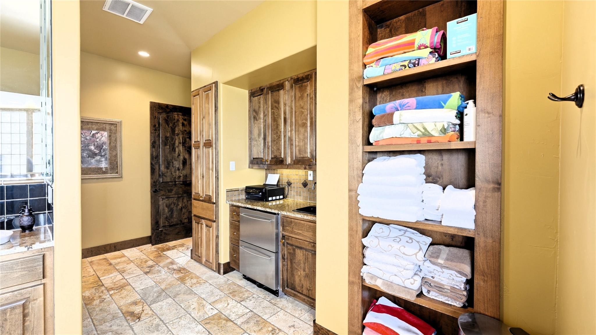 13661 E Highway 90 Kingsbury TX 78638