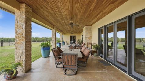 13661 E Highway 90 Kingsbury TX 78638