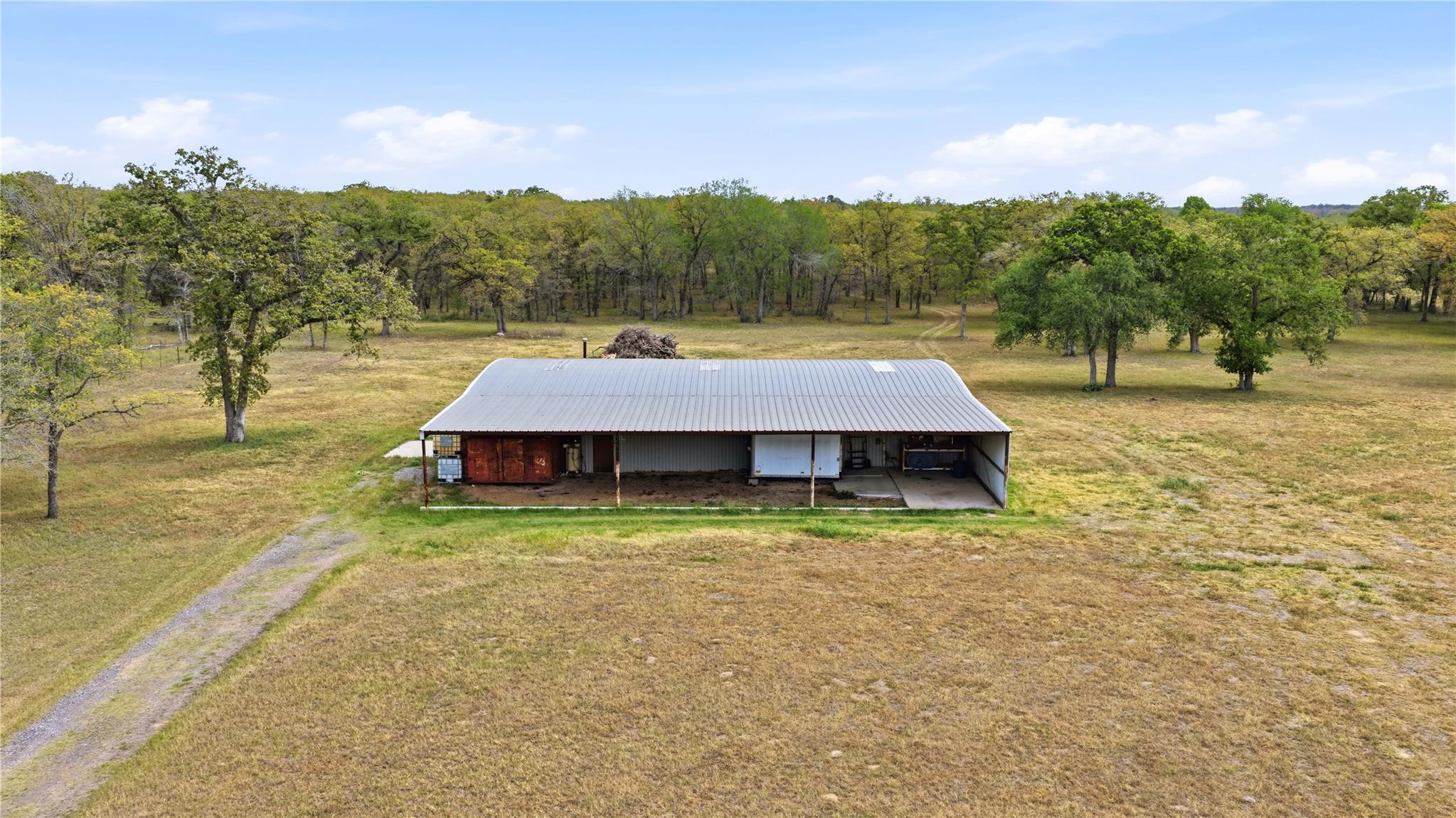 13661 E Highway 90 Kingsbury TX 78638