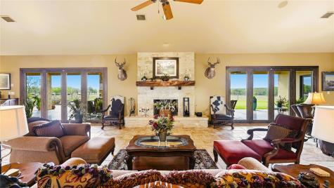 13661 E Highway 90 Kingsbury TX 78638
