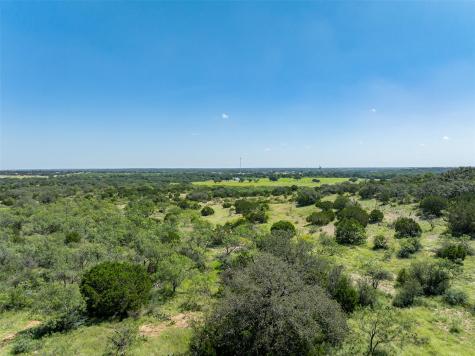 2050 W. 17th Street Brady TX 76825