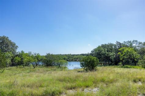 2050 W. 17th Street Brady TX 76825